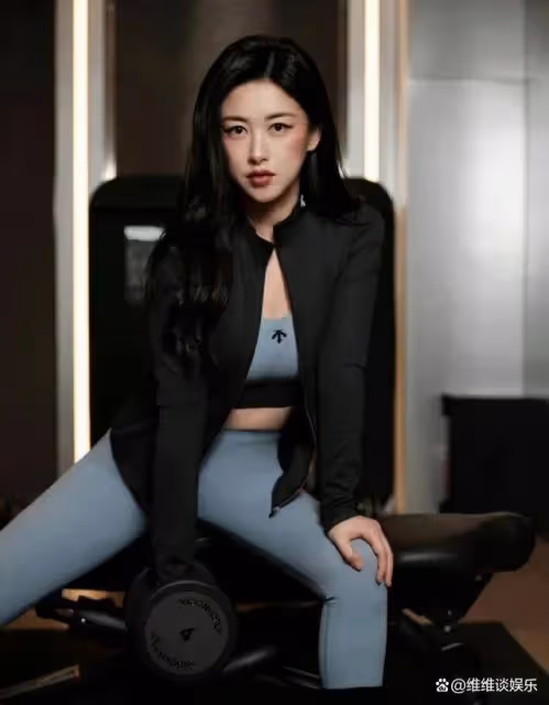 朱珠不愧是性感女神,再穿旗袍盡顯身段,瑜伽褲也能凸顯好身材