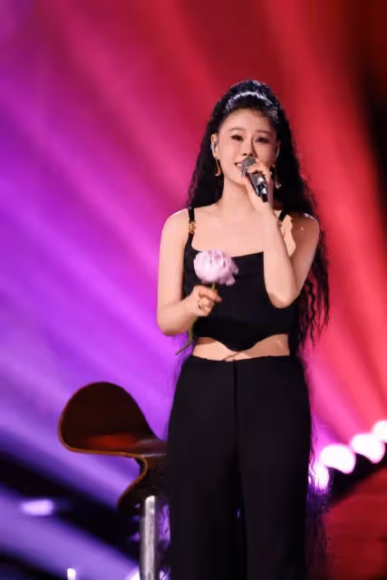 《歌手》譚維維開場觀眾哭早了?袁婭維被淘汰是預定太假