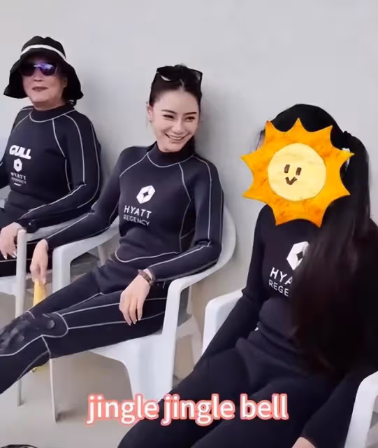 小梅曬度假美照,汪小菲負責拍攝,穿白紗長裙大S會羨慕嗎?