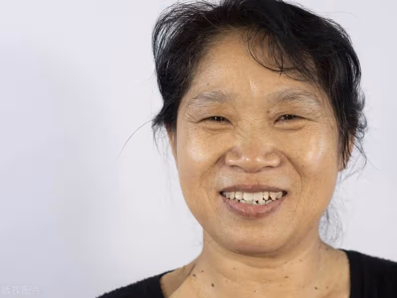我和老公是彼此初戀，我不顧父母反對遠嫁！ 婚後和公婆同住，家裡大小事都是我一個人做…最近「剛好和小姑同時懷孕」小姑回娘家養胎，婆婆竟把我趕去住旅館「30天後一通電話」換婆婆崩潰了