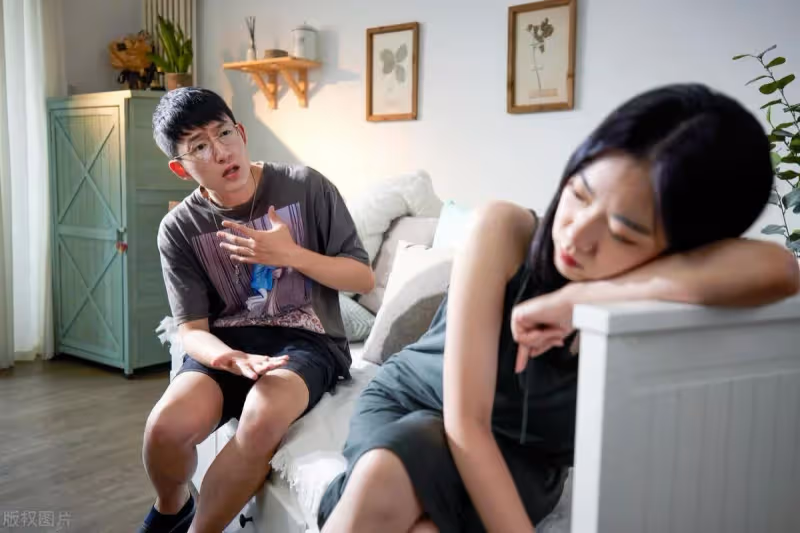 我和老公是彼此初戀，我不顧父母反對遠嫁！ 婚後和公婆同住，家裡大小事都是我一個人做…最近「剛好和小姑同時懷孕」小姑回娘家養胎，婆婆竟把我趕去住旅館「30天後一通電話」換婆婆崩潰了