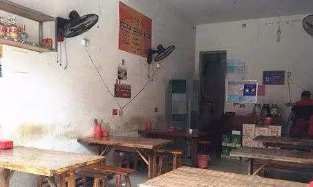 前幾天去餐廳吃飯，孩子不小心摔碎盤子，老闆竟「要求5000元賠償」，我當下笑著賠錢，隔天「餐廳倒閉了」