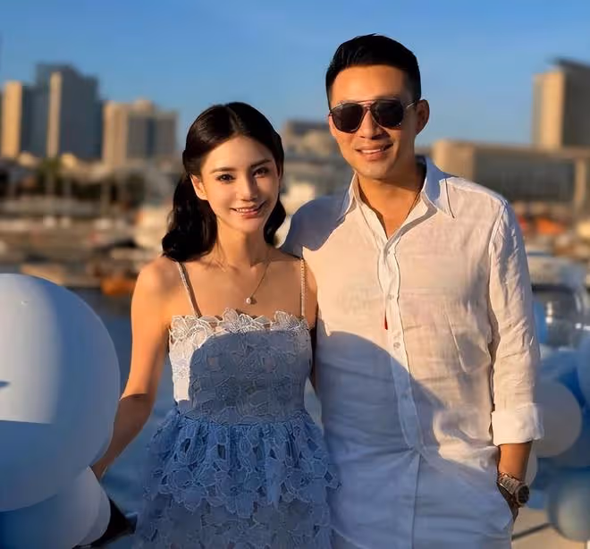 汪小菲送孩子回台北,給保姆安排頭等艙,蘭姐合影表達感謝
