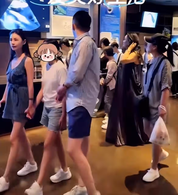 大S兒子變懂事了,後媽馬筱梅收到孩子送的禮物,她激動曬照片