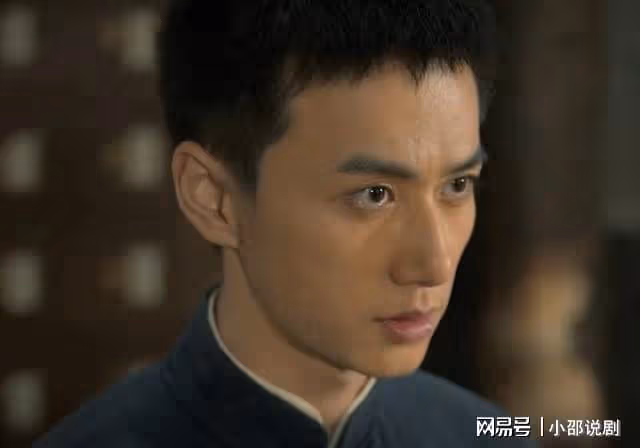 孤戰迷城:覃墨卿身份暴露,被黎少堂當眾凌辱!歐孝安血洗軍統