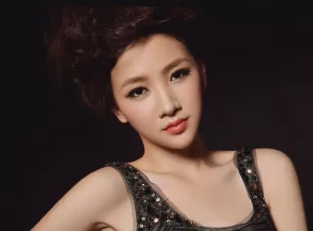 她19歲出道,和朱亞文相戀9年,後嫁給白宇,如今怎樣了?