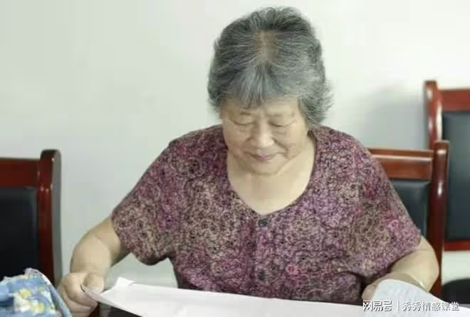 我退休金5000，兒媳要我全上交給她爸媽，我：天還沒黑你做夢呢