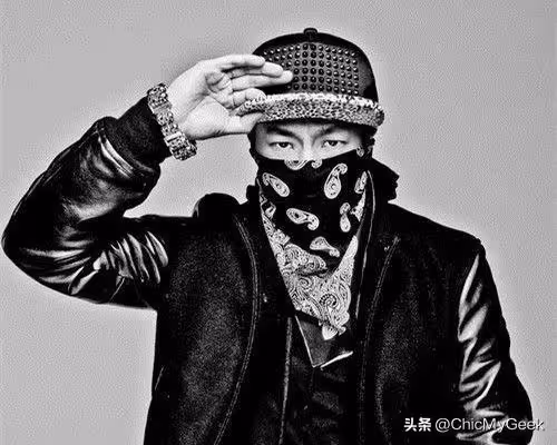 K-POP男女團幕後最強推手,連BLACKPINK都要聽他的話!