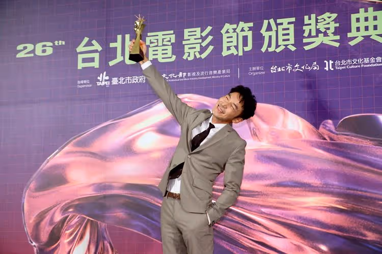 台北電影獎得獎名單｜李李仁奪男配角獎示愛陶晶瑩　「謝謝妳總是幫我做出最好選擇」