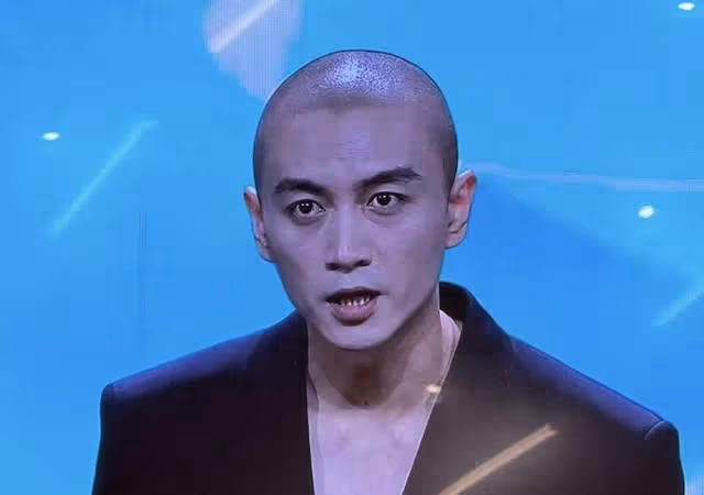 夢華錄分開2年後,37歲陳曉和37歲劉亦菲站在一起,儼然不再相配