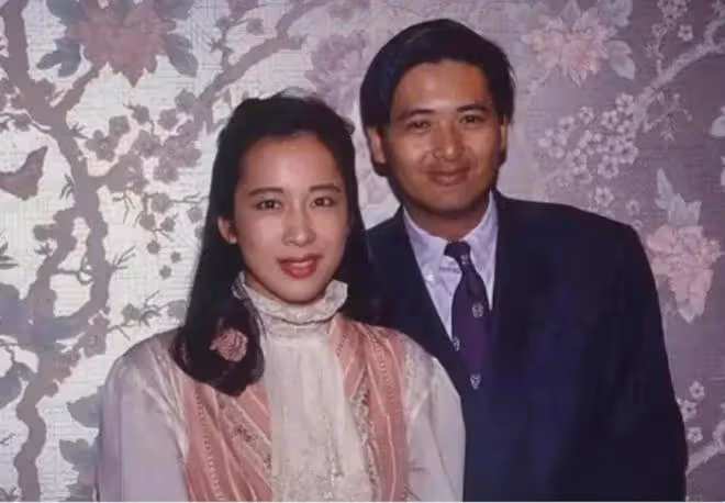 這屆真強!2024港姐佳麗集體回春,大漏事業線,能跟30年媲美嗎?