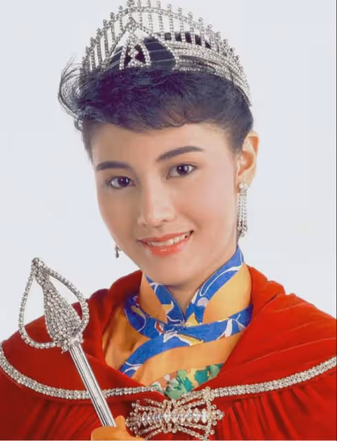 這屆真強!2024港姐佳麗集體回春,大漏事業線,能跟30年媲美嗎?