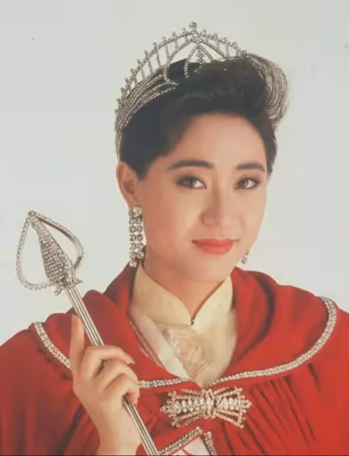 這屆真強!2024港姐佳麗集體回春,大漏事業線,能跟30年媲美嗎?