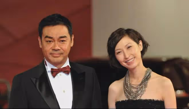 這屆真強!2024港姐佳麗集體回春,大漏事業線,能跟30年媲美嗎?