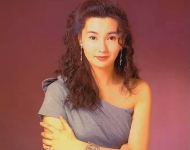 這屆真強!2024港姐佳麗集體回春,大漏事業線,能跟30年媲美嗎?