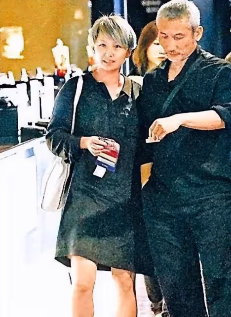 跟徐克丁克幾十年,63歲被插足,無兒無女的施南生後悔嗎?