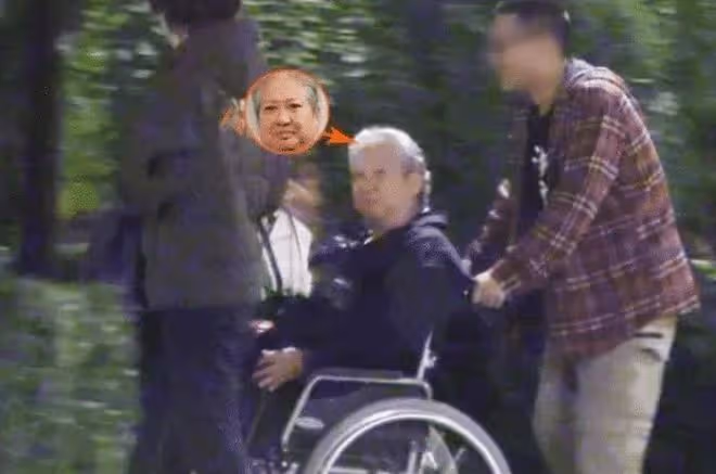 72歲洪金寶：坐輪椅去深圳買菜，晚年患糖尿病，身家過億妻子美艷