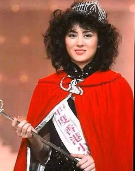 72歲洪金寶：坐輪椅去深圳買菜，晚年患糖尿病，身家過億妻子美艷