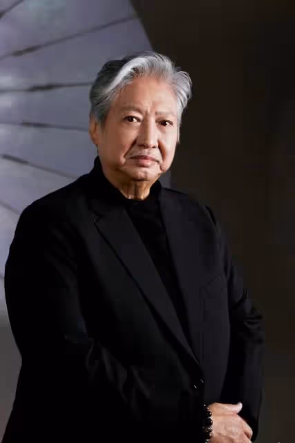 72歲洪金寶：坐輪椅去深圳買菜，晚年患糖尿病，身家過億妻子美艷