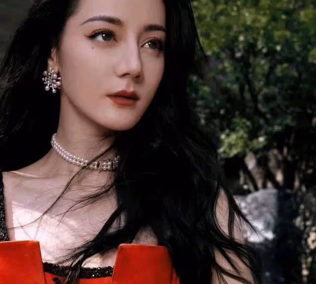 迪麗熱巴換化妝師後美出新高度，新角色造型驚艷眾人