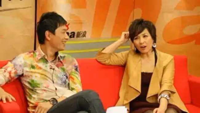 吳剛岳秀清夫婦威尼斯旅遊照曝光，歲月見證深情厚意