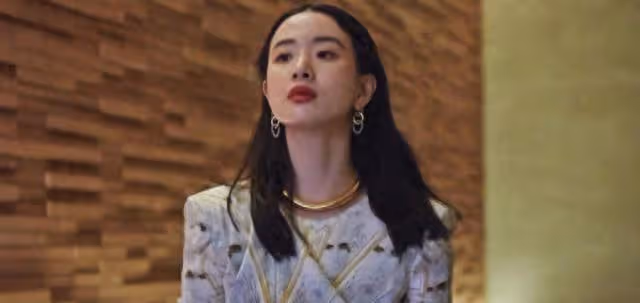 李夢上海電影節閉幕派對亮相，鬆弛感十足，106 斤的她美出真實自