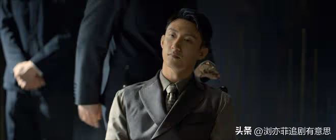 《孤城迷戰》直到多角戀上演，歐孝安才發現，馮靜嫻是我方臥底