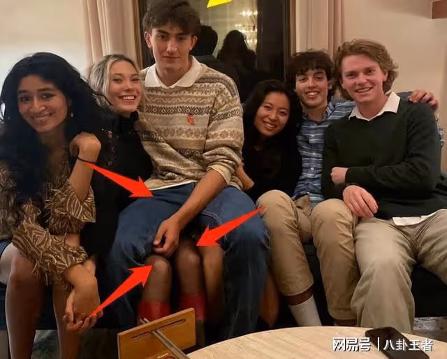 19歲谷愛凌發育太好!上圍暴漲太豐滿,與白人帥哥摟抱熱吻坐大腿