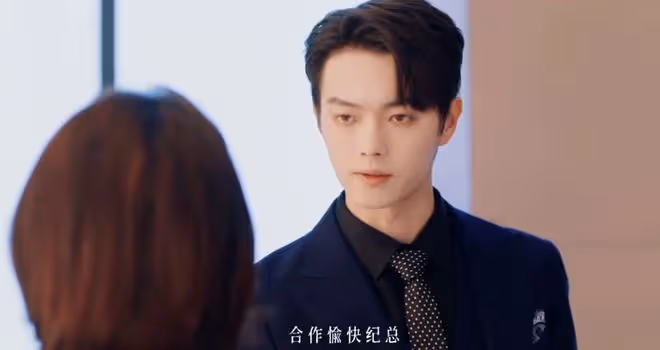 你比星光美麗韓廷喜歡曾荻嗎?紀星心裡有點數