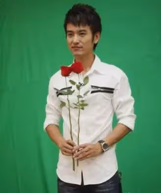 他長得帥演技好,出道35年戲紅人不紅,44歲未婚把寵物當「兒子」