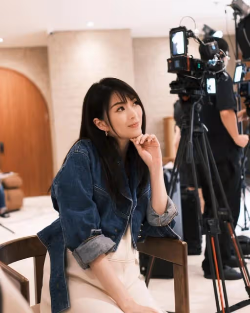 香港女星本想曬孕照秀美腿!稱懷孕36個月,遭網民笑話:哪咤?