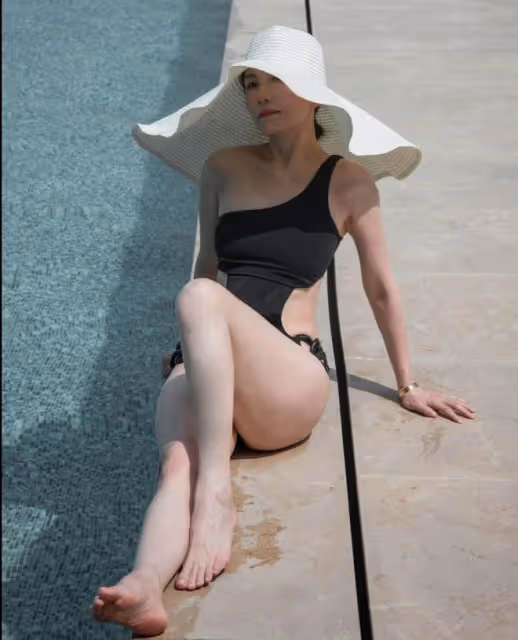 TVB男星嬌妻大曬比基尼!老公曾多次演西門慶,以致結婚16年不孕?