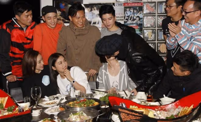 TVB男星嬌妻大曬比基尼!老公曾多次演西門慶,以致結婚16年不孕?