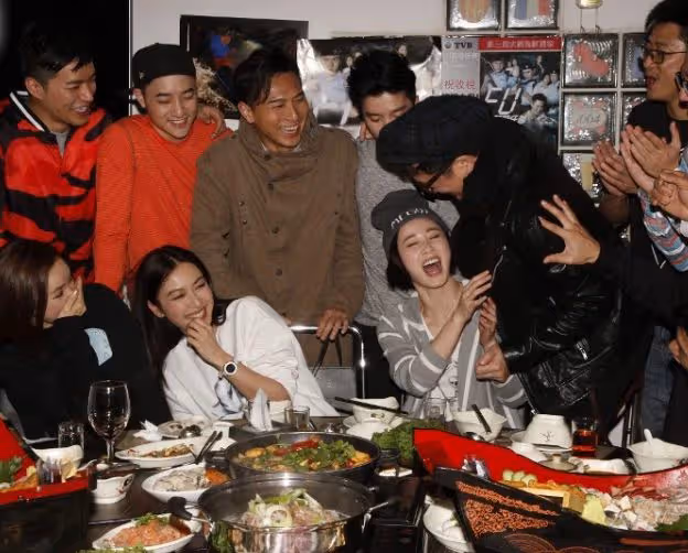 TVB男星嬌妻大曬比基尼!老公曾多次演西門慶,以致結婚16年不孕?