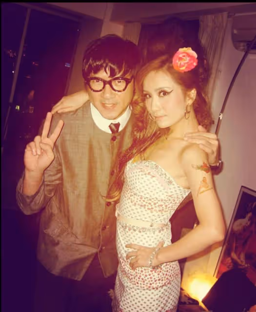 TVB男星嬌妻大曬比基尼!老公曾多次演西門慶,以致結婚16年不孕?