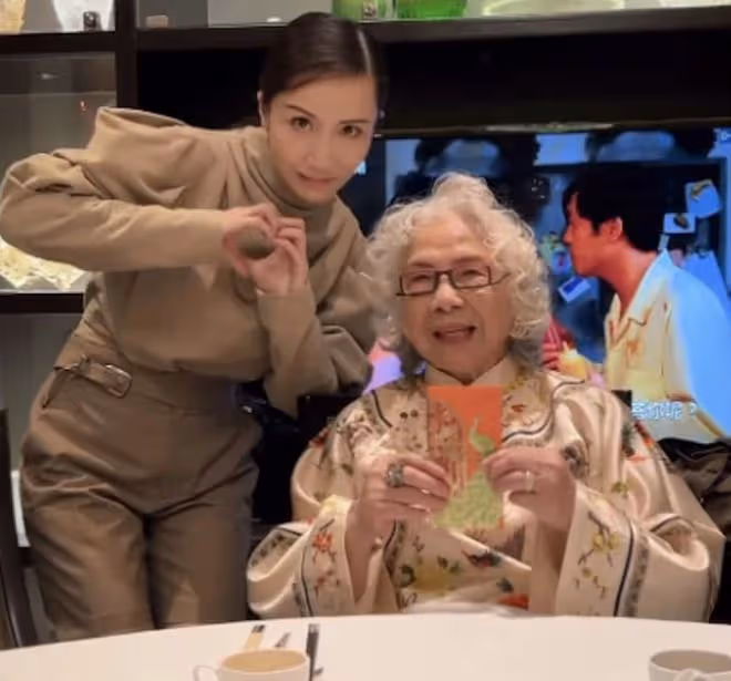 TVB男星嬌妻大曬比基尼!老公曾多次演西門慶,以致結婚16年不孕?