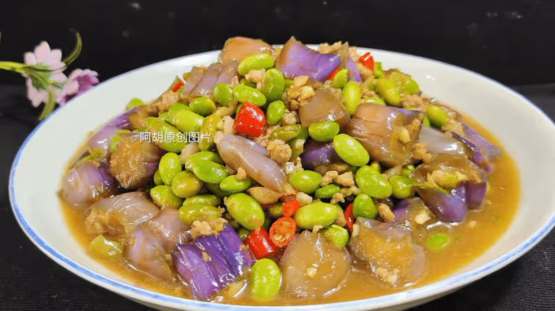 茄子和它天生一對,湯汁多好下飯!炒一炒燜一燜,軟嫩噴香滋味足、超級下飯