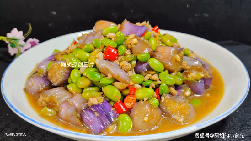 茄子和它天生一對,湯汁多好下飯!炒一炒燜一燜,軟嫩噴香滋味足、超級下飯