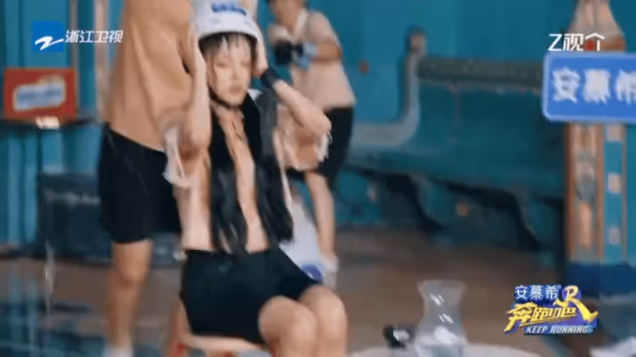 《奔跑吧12》開啟匈牙利奇幻之旅 李晨玩力量對抗易如反掌