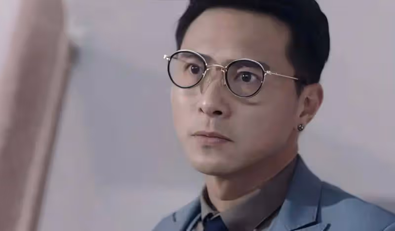 TVB帥氣小生淪為男N號,多次在劇中領盒飯,割完雙眼皮變帥哥