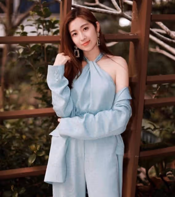 懷孕?女星陳自瑤近照疑小腹微隆,與王浩信屢傳婚變婚姻狀態成謎