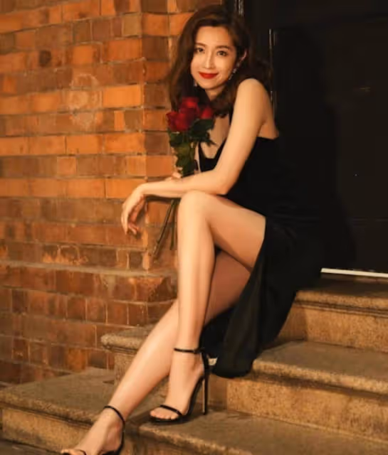 懷孕?女星陳自瑤近照疑小腹微隆,與王浩信屢傳婚變婚姻狀態成謎