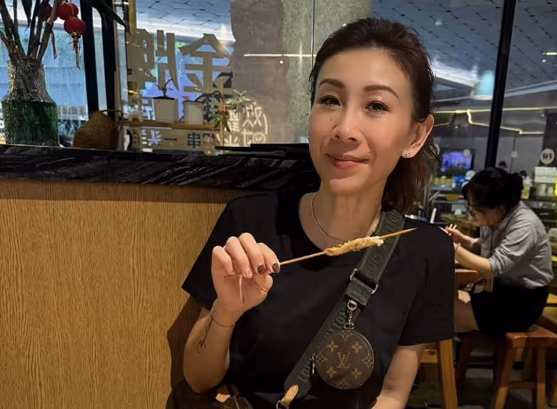香港女星區文詩瘦成紙片人,談過30多段戀情,前任男友遍布全球