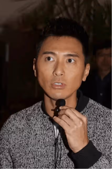 TVB知名男星靠角色成功洗白，劇中斯文敗類形象深入人心，曾因睡粉被雪藏