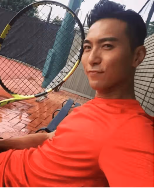 TVB知名男星靠角色成功洗白，劇中斯文敗類形象深入人心，曾因睡粉被雪藏