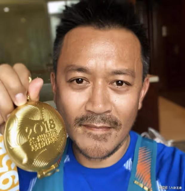 范冰冰前男友王學兵罕露面!斷崖式衰老太意外,三婚妻子近照曝光