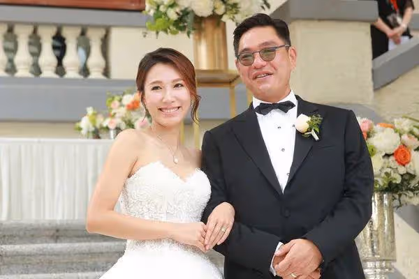 前TVB女藝人為百億富商老公慶生,兩人年齡相差25歲,婚後愛得高調甜蜜