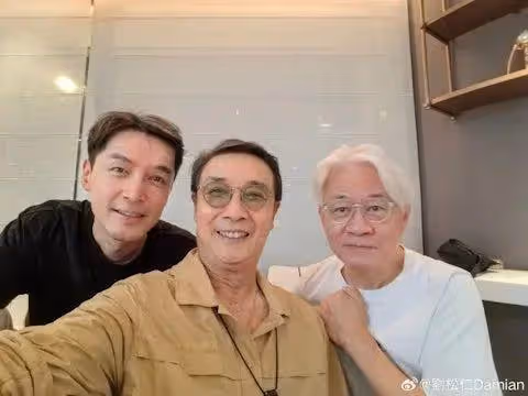 不再拍戲！74歲TVB老戲骨曬聚會照，意外曝光內地人氣男星太太容貌