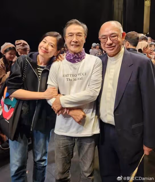 不再拍戲！74歲TVB老戲骨曬聚會照，意外曝光內地人氣男星太太容貌