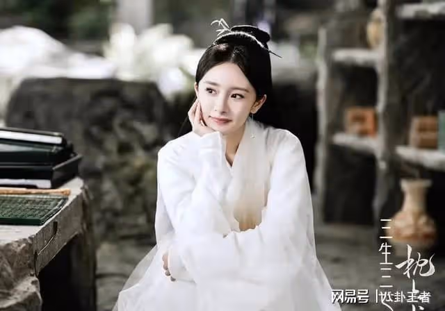 楊冪這次算是栽了!被央視六公主點名了,以後估計沒人敢找她演戲了